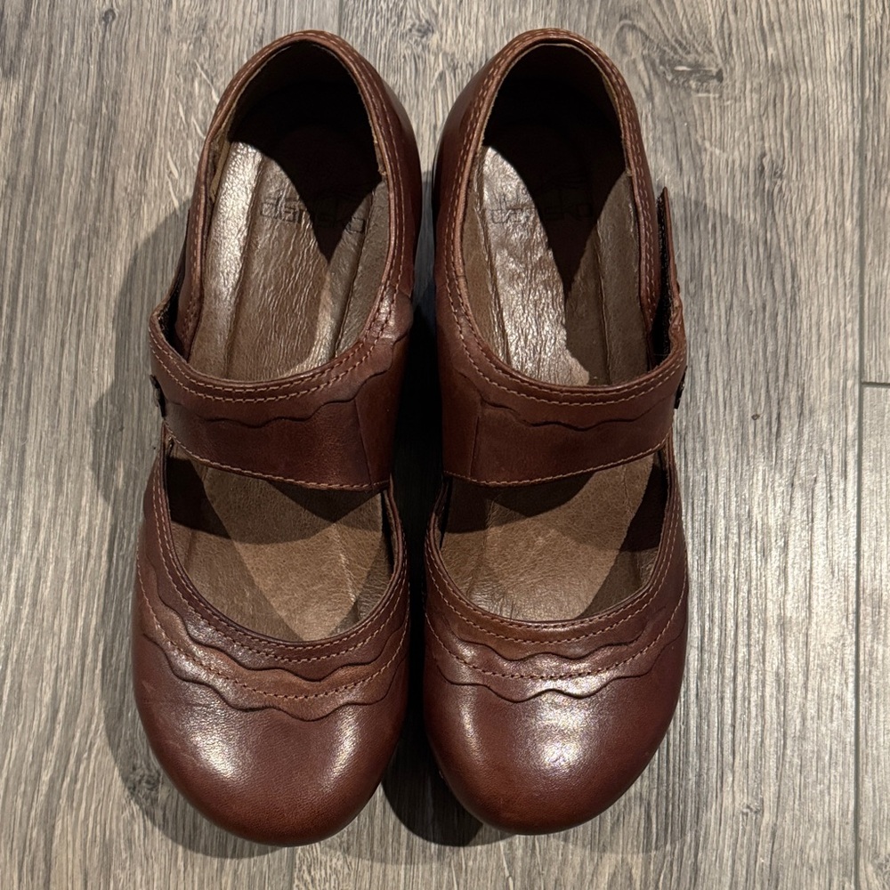 Dansko Brown Leather Mary Jane Clogs with Buckle Womens Size EU 37 US 6.5-7 NWOT